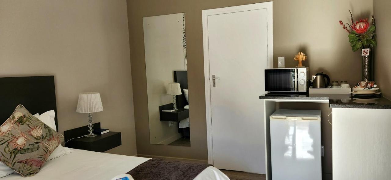 Green Kalahari Guesthouse Апингтон Экстерьер фото